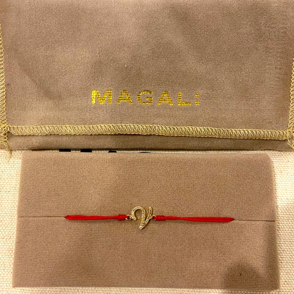 Magali String of Love Diamond Initial Letter V 
Bracelet,75% Reduced